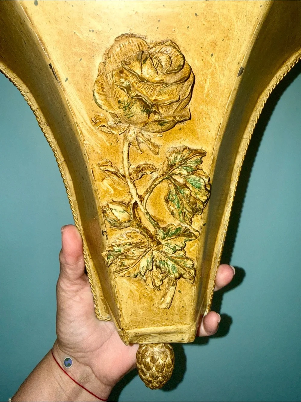 Vintage Floral Wall Pocket Gold Tone Resin Wall Vase 10